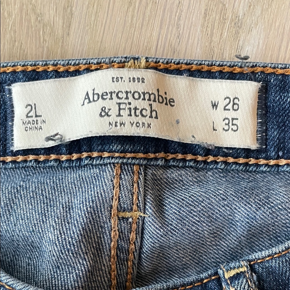 ๐งโโ๏ธ Abercrombie flare jeans - Picture 2 of 10